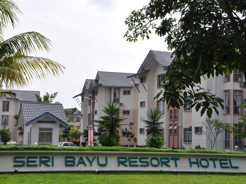 Seri Bayu Resort Hotel Sungai Pelek Exterior foto