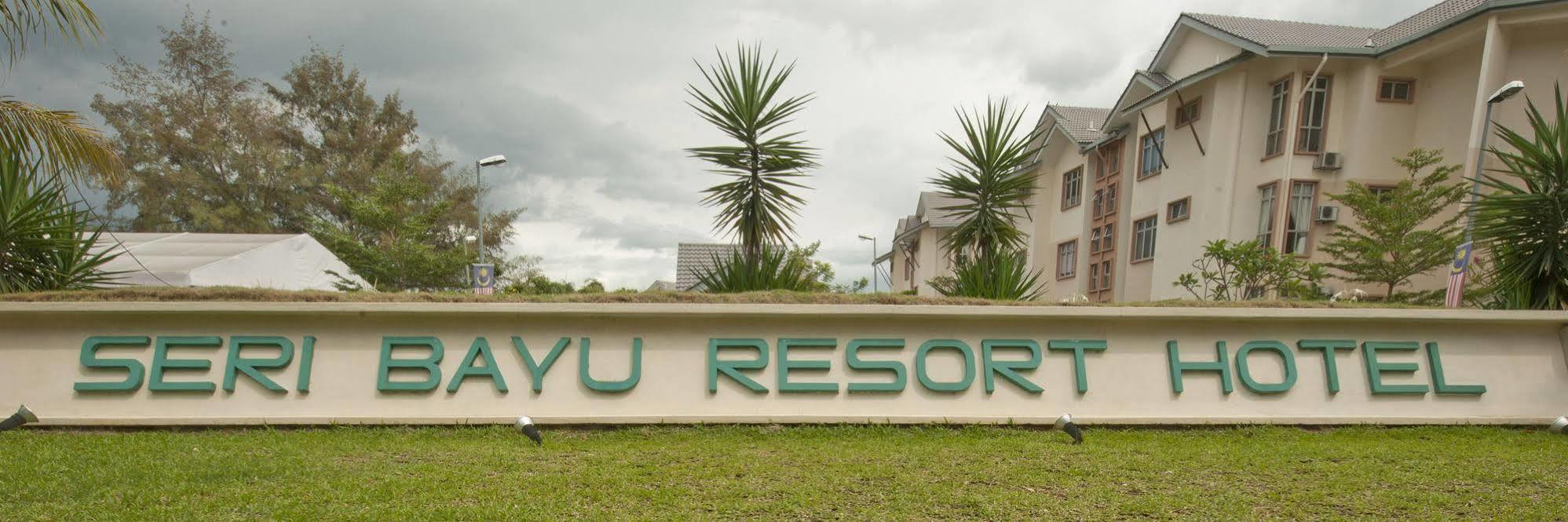 Seri Bayu Resort Hotel Sungai Pelek Exterior foto