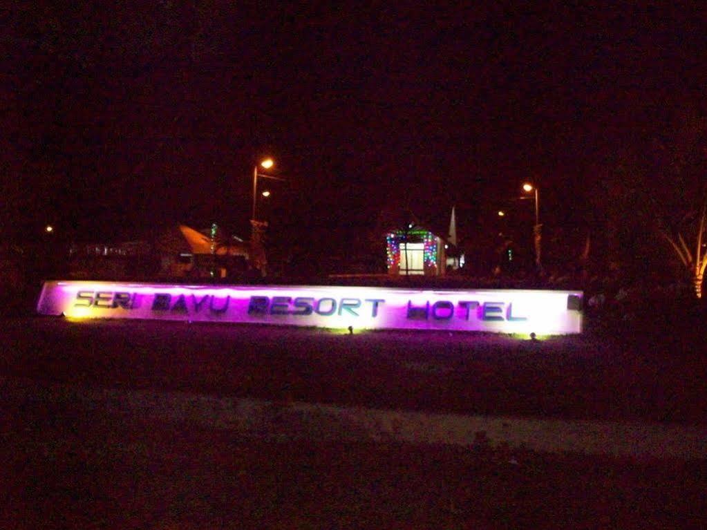 Seri Bayu Resort Hotel Sungai Pelek Exterior foto